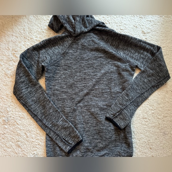 5/$20 Reebok fleece pullover - Picture 4 of 6
